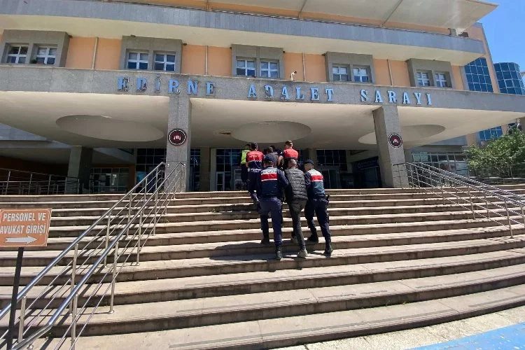 Yurt dışına kaçmaya çalışan 7 Türk vatandaşı yakalandı