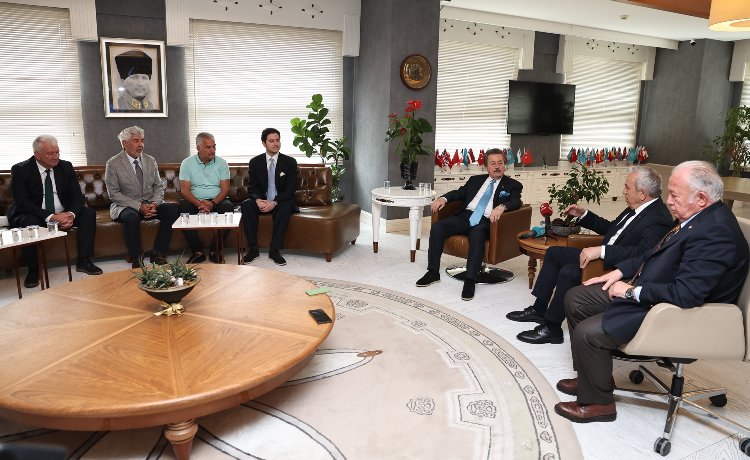 Cavit Çağlar'dan Nilüfer Belediye Başkanı Özdemir'e ziyaret - Bursa Hayat Gazetesi-3