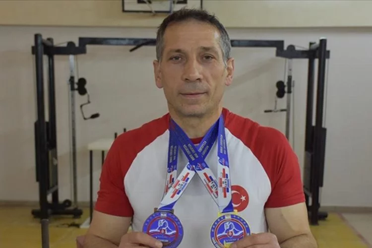 Zorluklara meydan okuyarak zirveye ulaştı: Hüsrev Doğru 51 yaşında Avrupa şampiyonu!
